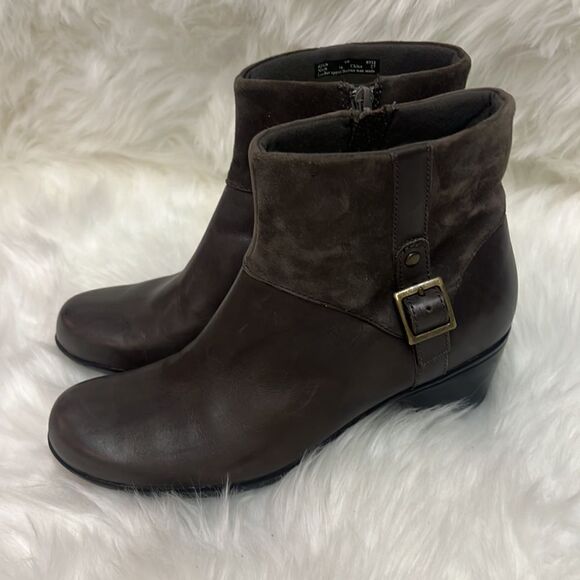 Clark’s Ingalls Dover Brown Side Zip Buckle Boots Booties. Sz 9 D20 - Picture 2 of 9